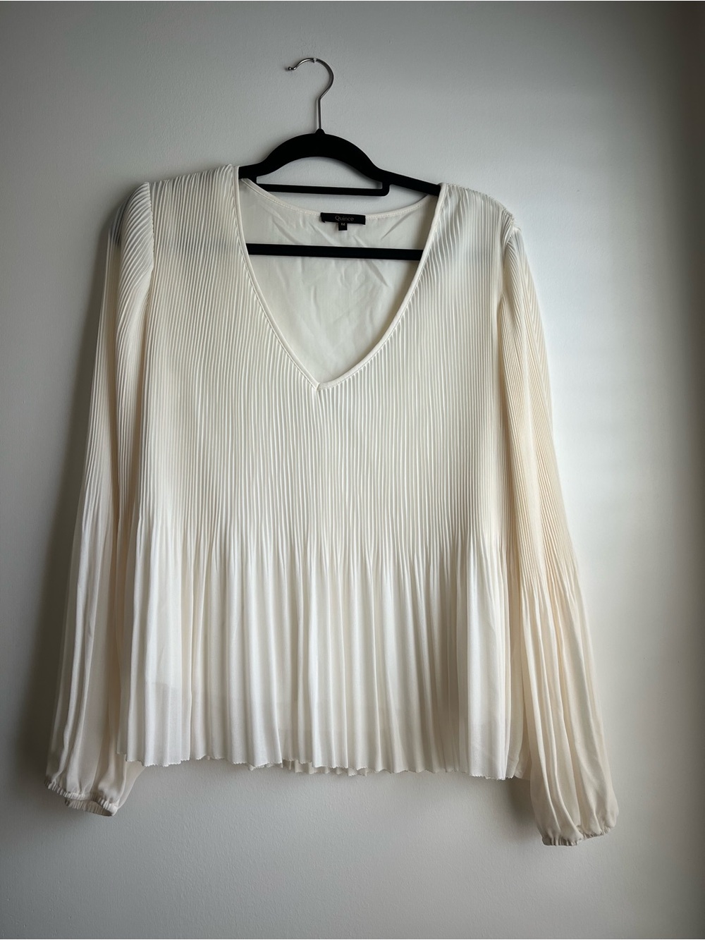 Quince Cream Pleated V-Neck Long Sleeve Blouse